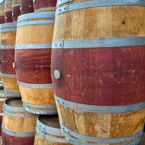 Location mobilier, mange-debout tonneaux, barrique pour vos événements et mariages dans le Gard et l'Hérault