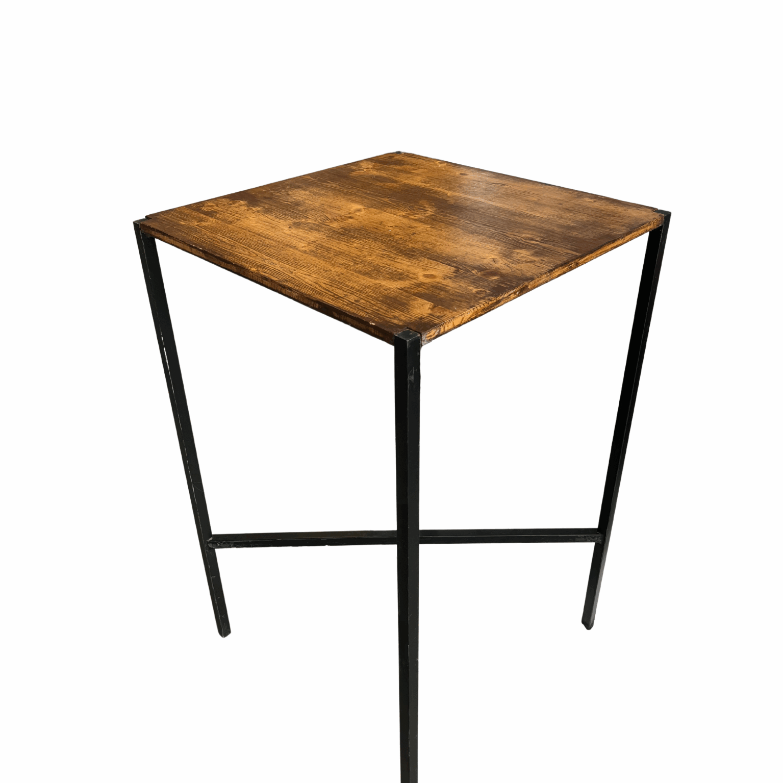 Location mobilier, mange-debout noir et bois pour événements et mariages dans l’Hérault et le Gard