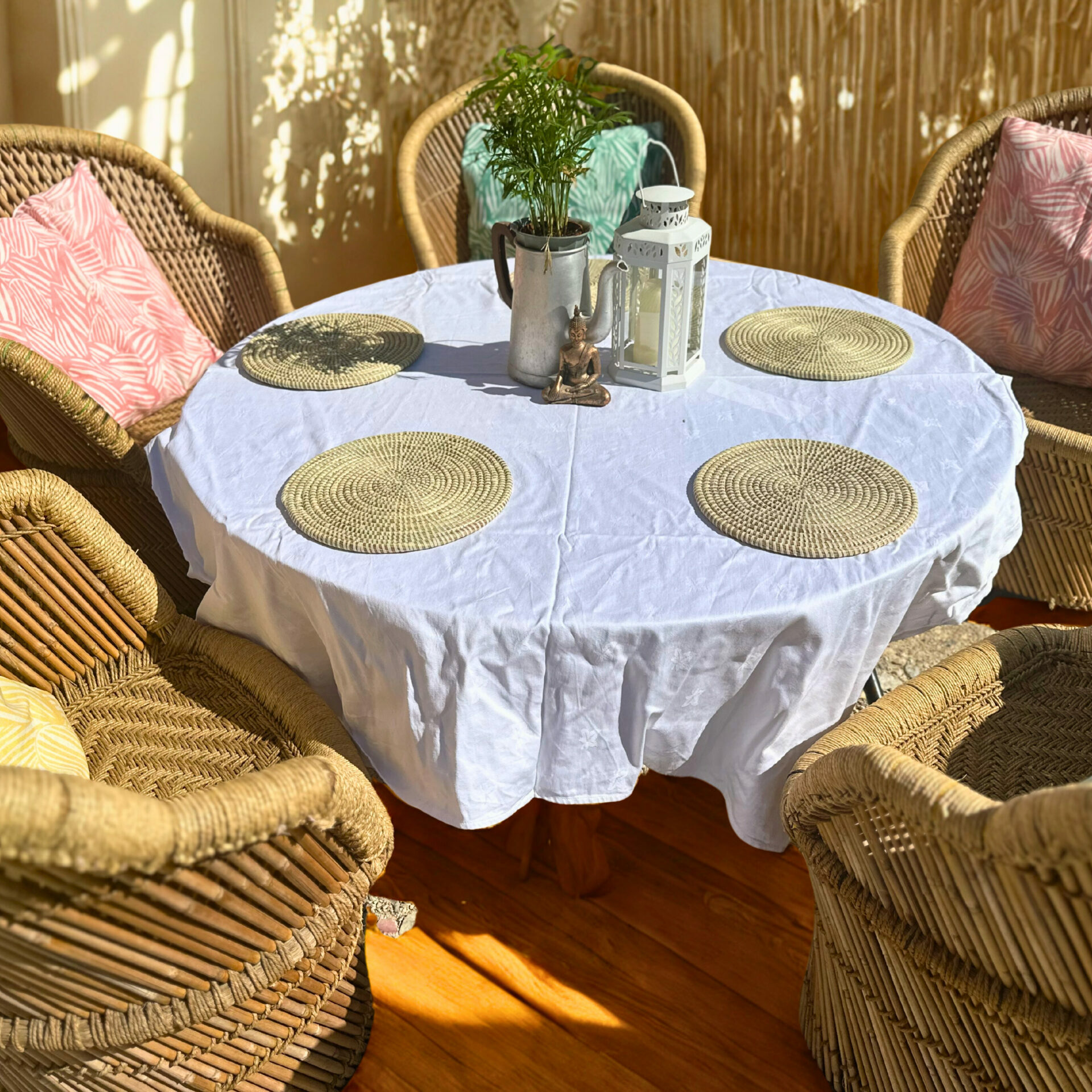 Location mobilier, fauteuil Zamzebe pour vos événements et mariages dans le Gard et l'Hérault